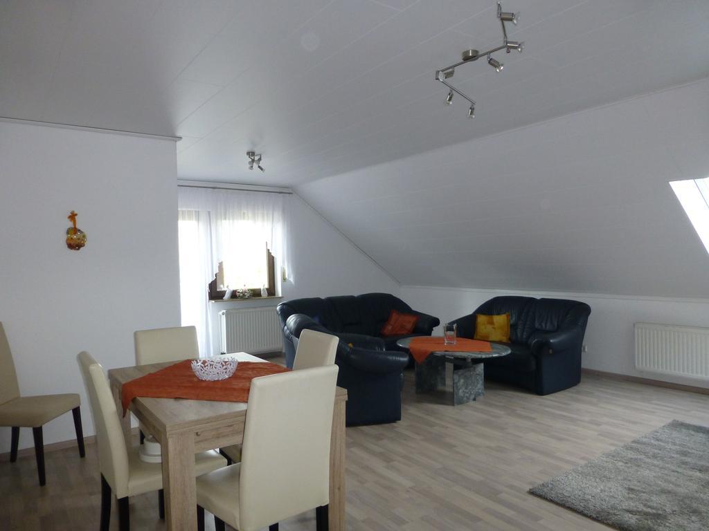 Ferienwohnung Irmgard Und Ferienwohnung Gerlinde Waldbrunn  الغرفة الصورة
