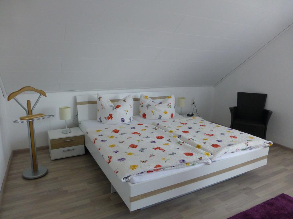 Ferienwohnung Irmgard Und Ferienwohnung Gerlinde Waldbrunn  الغرفة الصورة